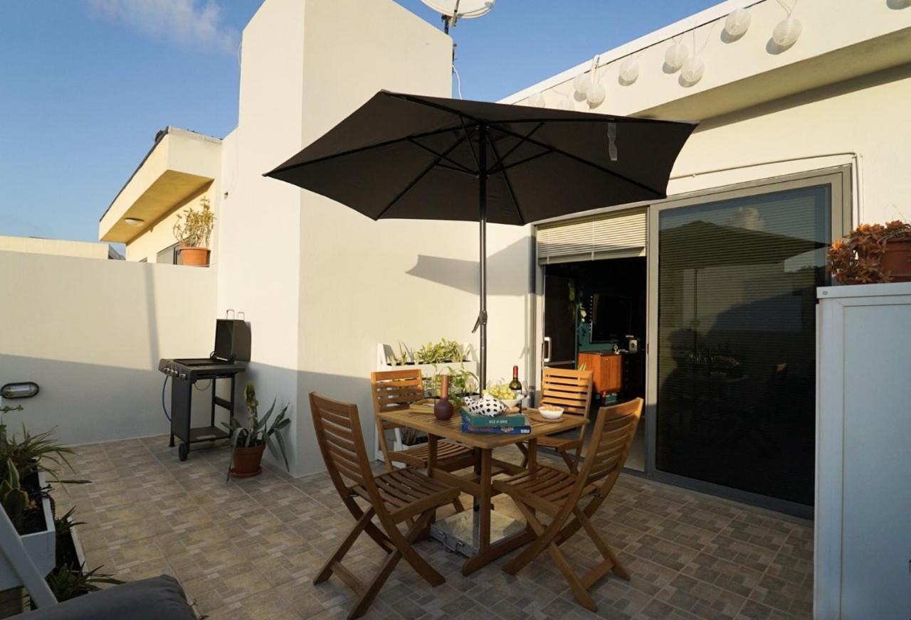 Cosy Designer Seaview Penthouse With Terrace & Bbq Apartman San Pawl il-Baħar Kültér fotó