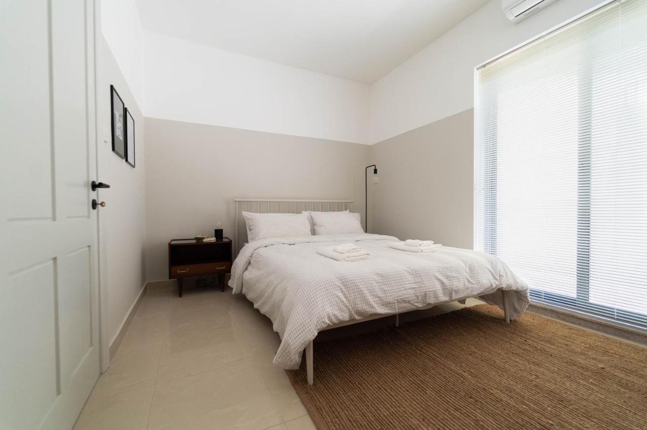 Cosy Designer Seaview Penthouse With Terrace & Bbq Apartman San Pawl il-Baħar Kültér fotó